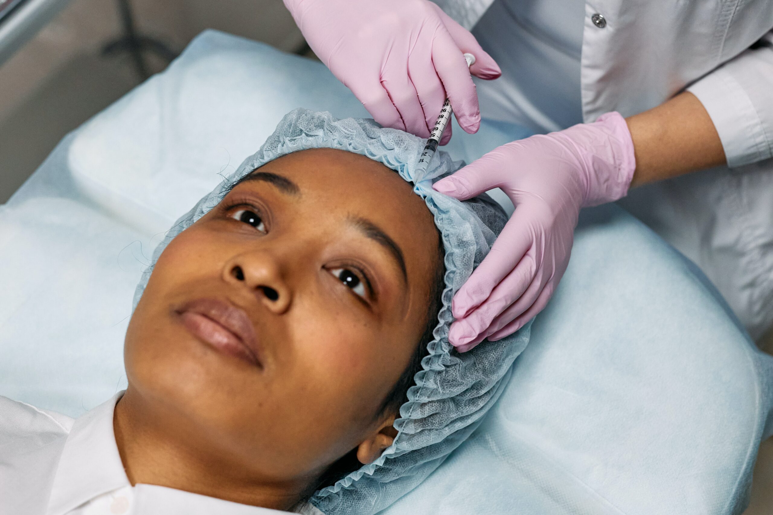 Le Botox pour traiter les migraines 5 pexels cottonbro studio 7581583 scaled
